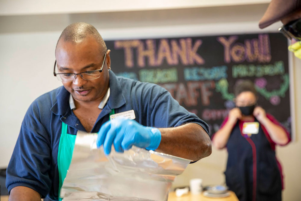 la-food-bank_Starbucks-1164 Eric Perkins