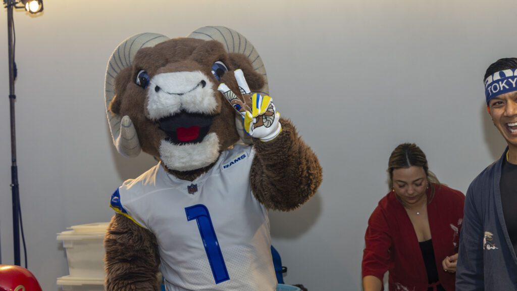 The Los Angeles Rams Continue to Demonstrate Commitment to Fighting Hunger in Los Angeles County